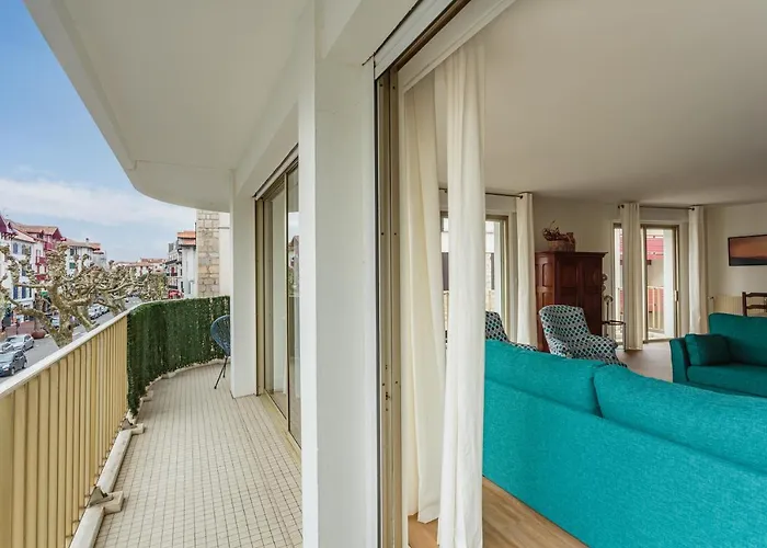 Bel Appartement En Plein Centre Ville Et 50 M De La Grande Plage